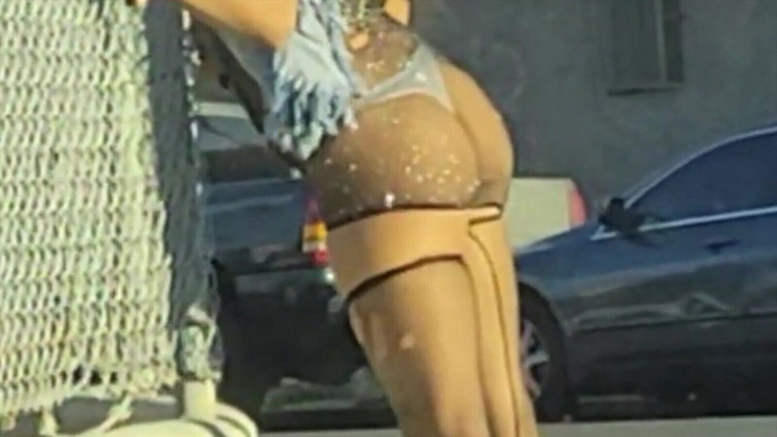 Ladies Figueroa Street, Angeles.