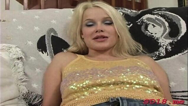 Remarkable sweetie Kylee Crista cums with fake penis