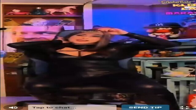 Kloe Maravilla cueros