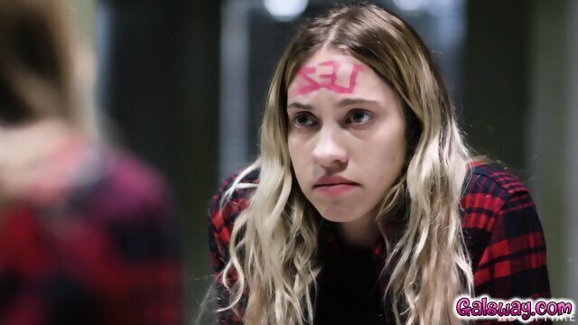 gave Khloe love longing