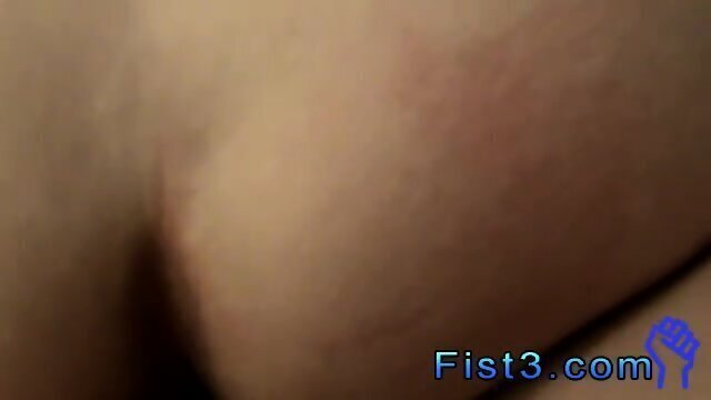 Skin fist Reagan Fucks Fists