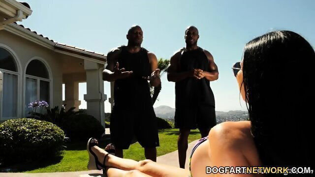 Busty Housewife Jasmine Gets Black Trainers