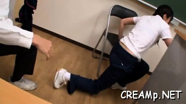 Chopper hammers dazzling nipponese lady Mako Higashio