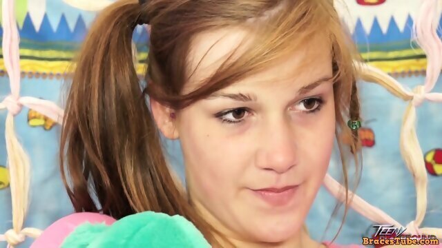 Teenyplayground Young teen Alexis Crystal learn handle