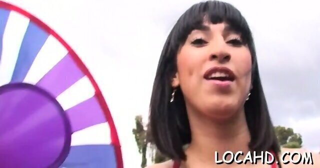 Charming brunette floozy Isabel Torvos enjoying oral