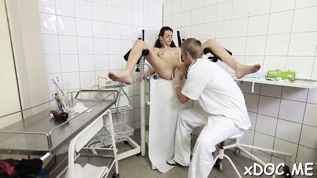 Shameless darling Daria blowing good