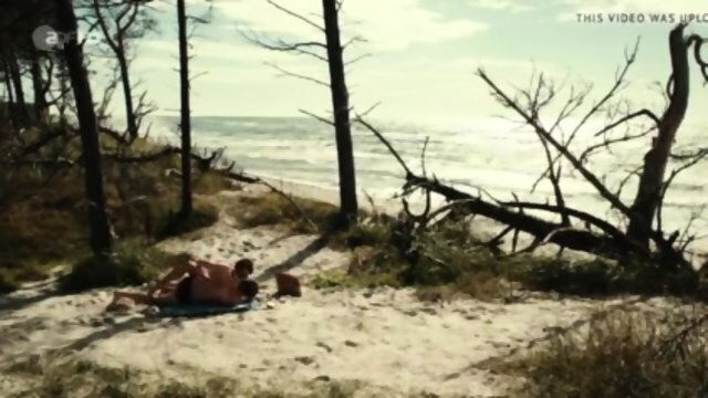 Julia Koschitz Schweigeminute Motion picture 2016) Arena