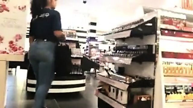 Phat Latina Teen bekommt Lotioned!