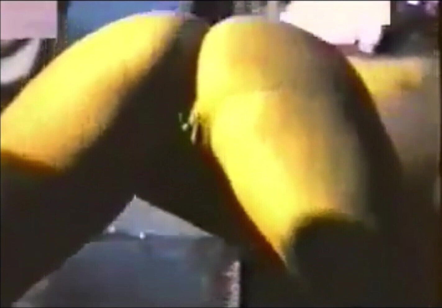 Ebony Ayes Fluffer Volume