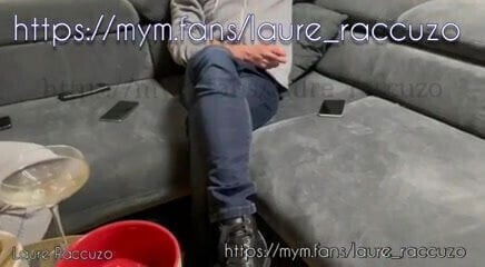 Laure Raccuzo instagrammeuse vide couilles