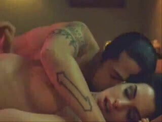 Anne Hatheway in Havoc