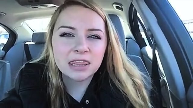 Vrij blond haar auto