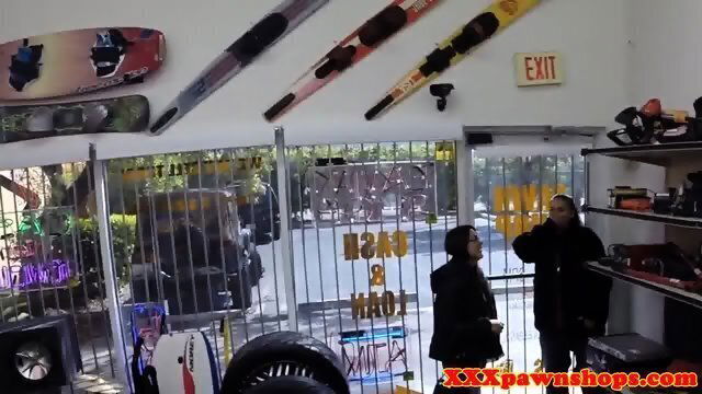 Amateur spex teen pussydrilled pawnbroker