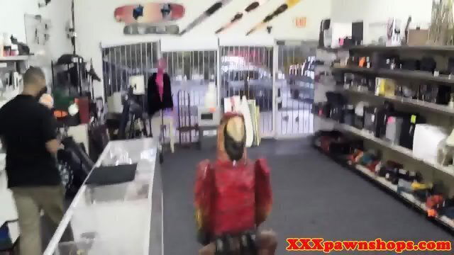 Finelooking teen pawns pussy gets facial