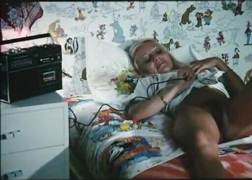 Cathy Stewart, Diane Dubois, Edwige Faillel in vintage fuck video