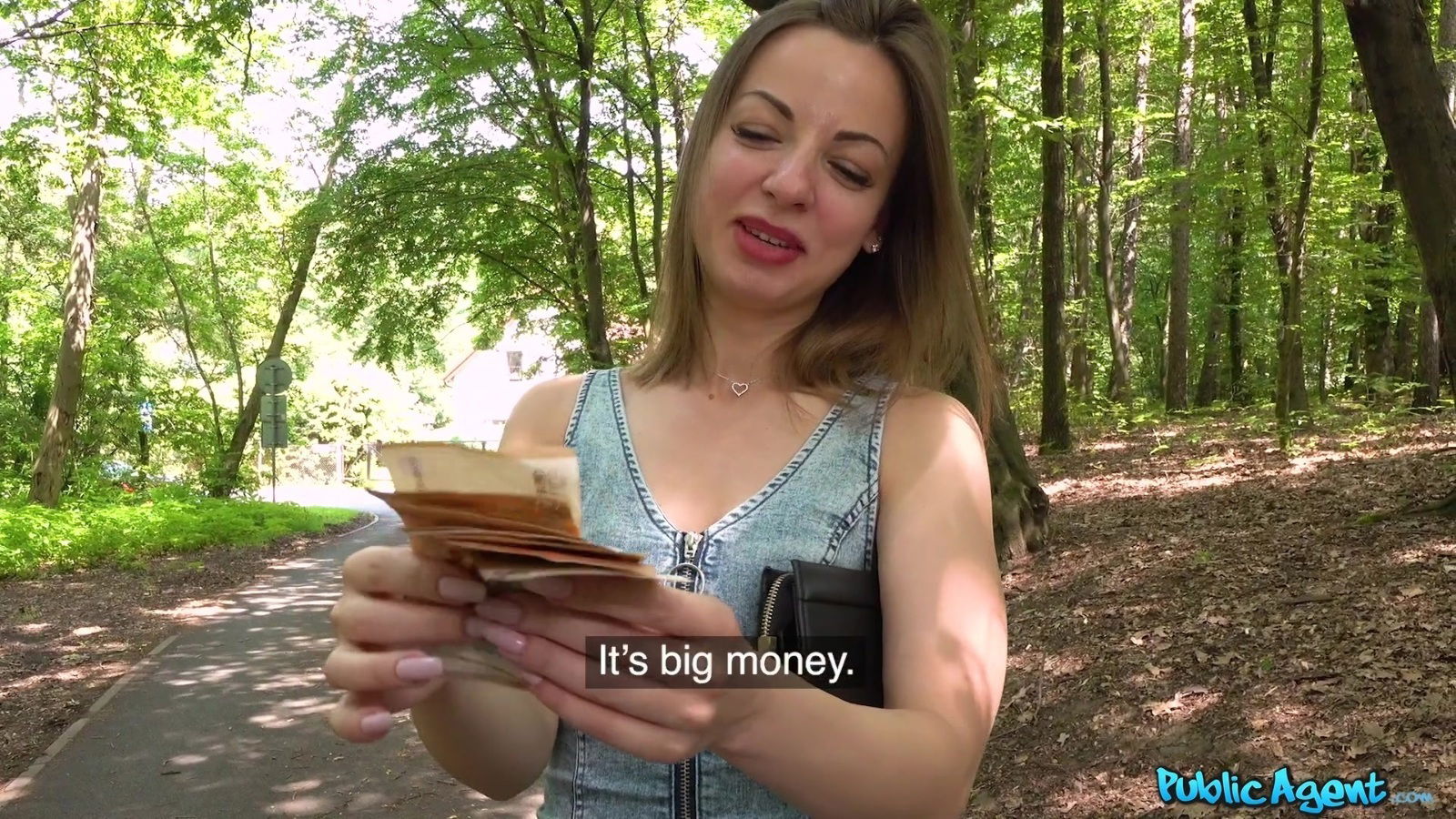 amateur girl Lilit Sweet takes money have with stranger