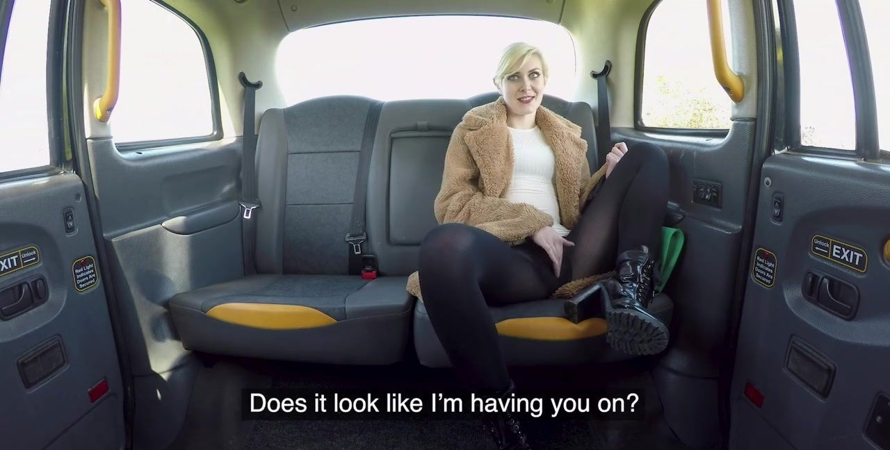 Naughty Daisy Delicious spreads legs fare