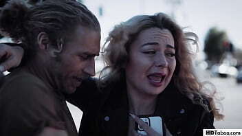 Psycho Siouxsie Q turns a helpful guy'_s life into a nightmare