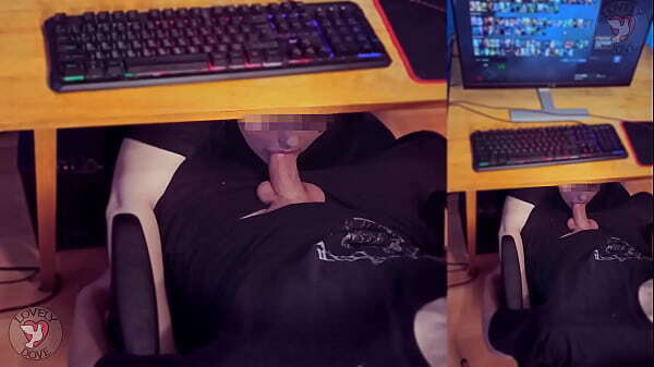 Suck boyfriends while playing Dota