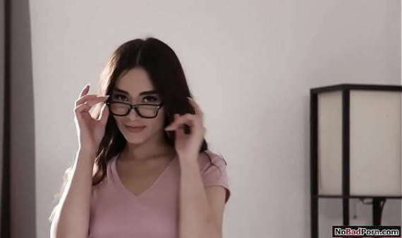 Nerd girl likes suck black