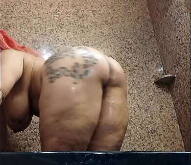 Christina bathing Ilovechristinafox@gmail.com