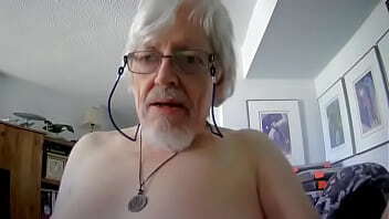 ValentineStubbs, webcam video, this time with shot