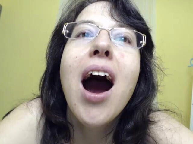 Milf saggy glasses loves sucking dick