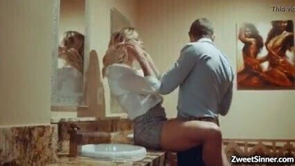 Lady boss Jessa Rhodes drilled bathroom