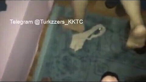 Turk kanepeye domal diyerek analdan sikiyor