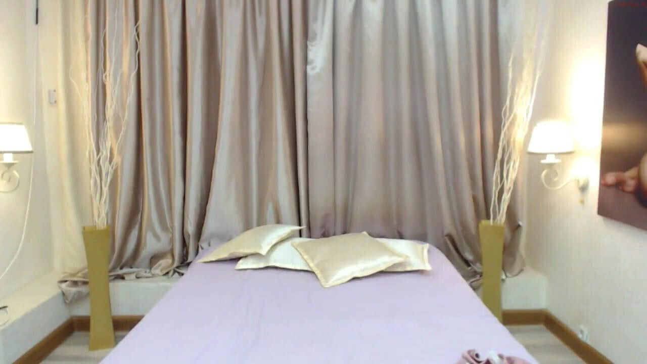 LiliMonroe Cuming webcam