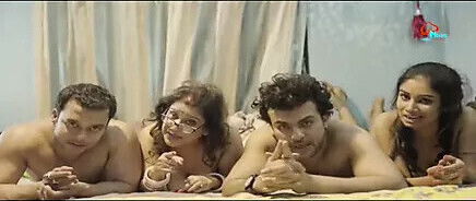 Aunty beti nanga dekh dono choda