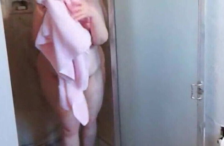 Karin, uninhibited neighbor shower