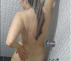 Espio prima universitaria argentina ba&ntilde_andose. Katherine Gonzales