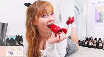 HUGE RED BUTT PLUG UNBOX DIRTBOX STRETCH - Shannon Heels