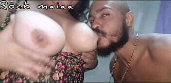 Embaixo minha casa igreja. filha pastor, raiva pai, fugiu prega&ccedil_&atilde_o para foder comigo camisinha. D&aacute_ ouvir dela pregando.