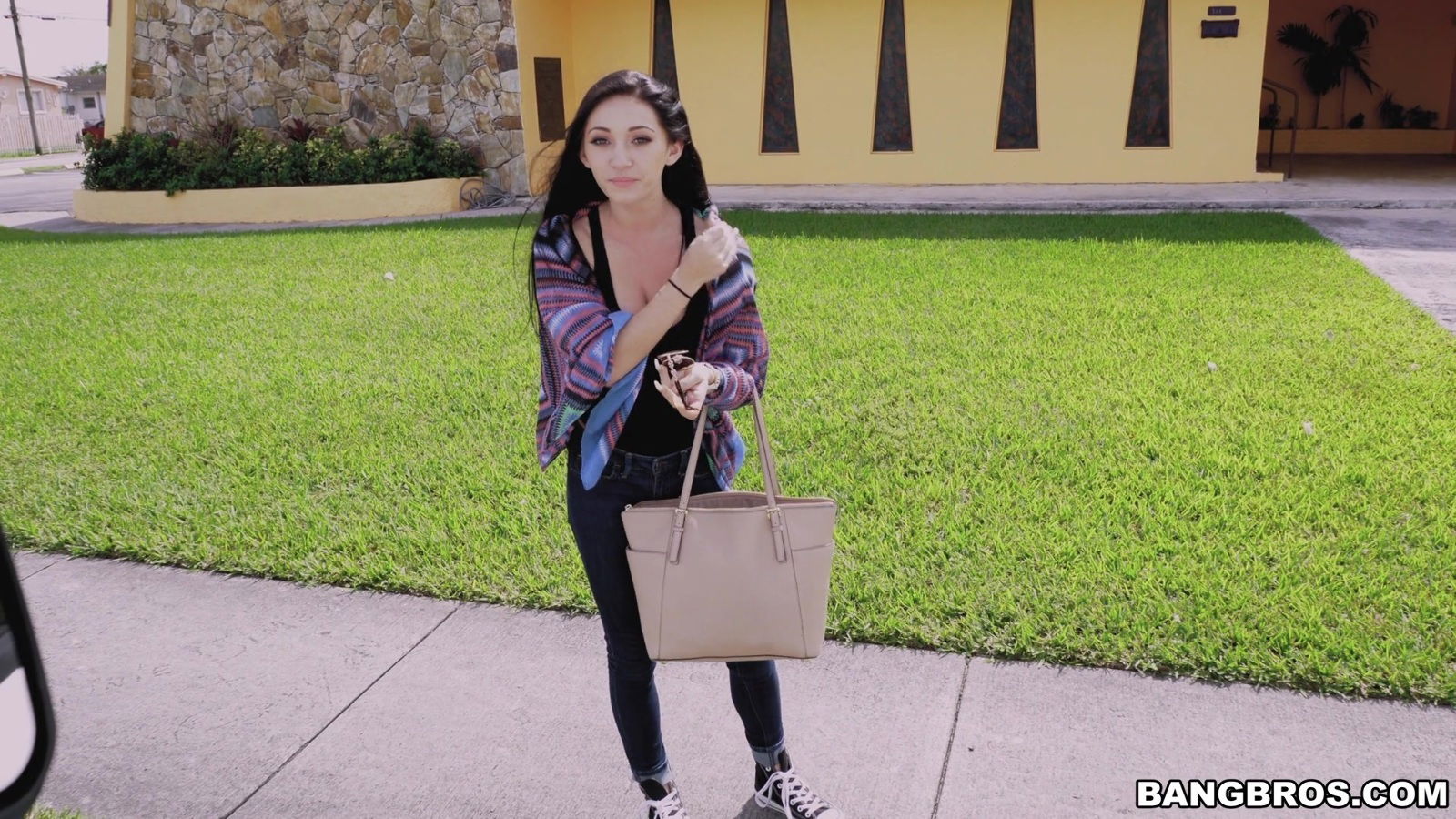 Pretty stranger Crystal gets into sucks dick