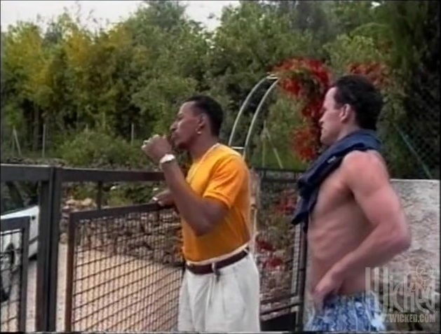 Outdoors double penetration threesome with Liza Harper