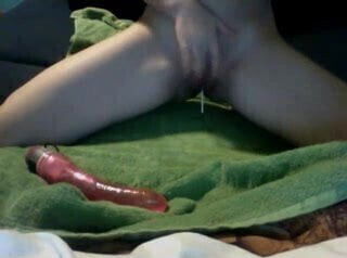 cute girls knows how to please her self 