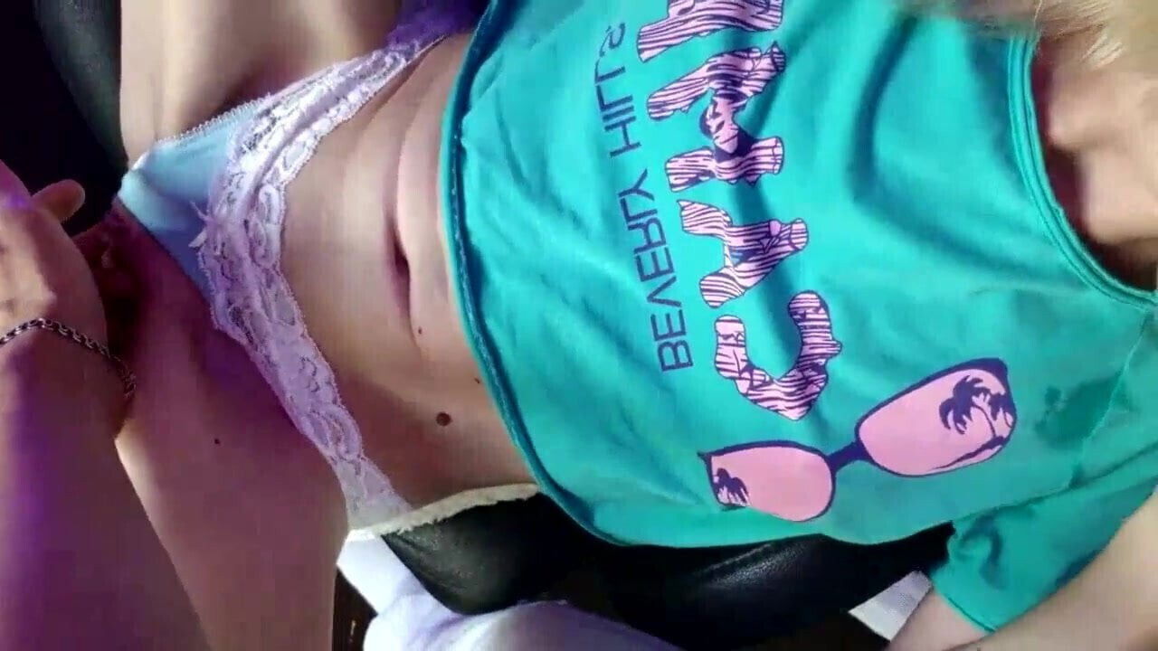 RAGAZZA SUCCHIA CAZZO PRIMA CAZZO STILE DELLA