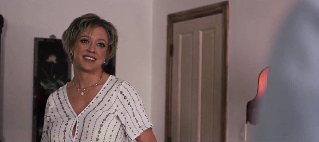 Gute Stiefmutter fickt nerdigen Stiefsohn