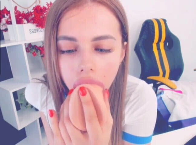 DILDO DEEPTHROAT VIDEO