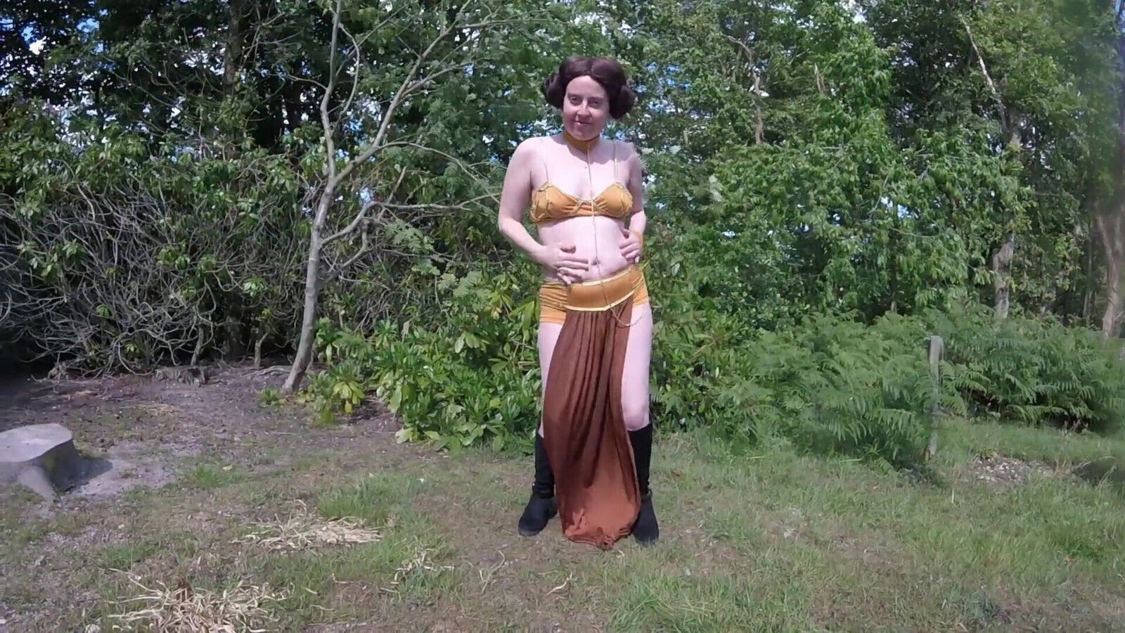 Princess Leia cosplay garden