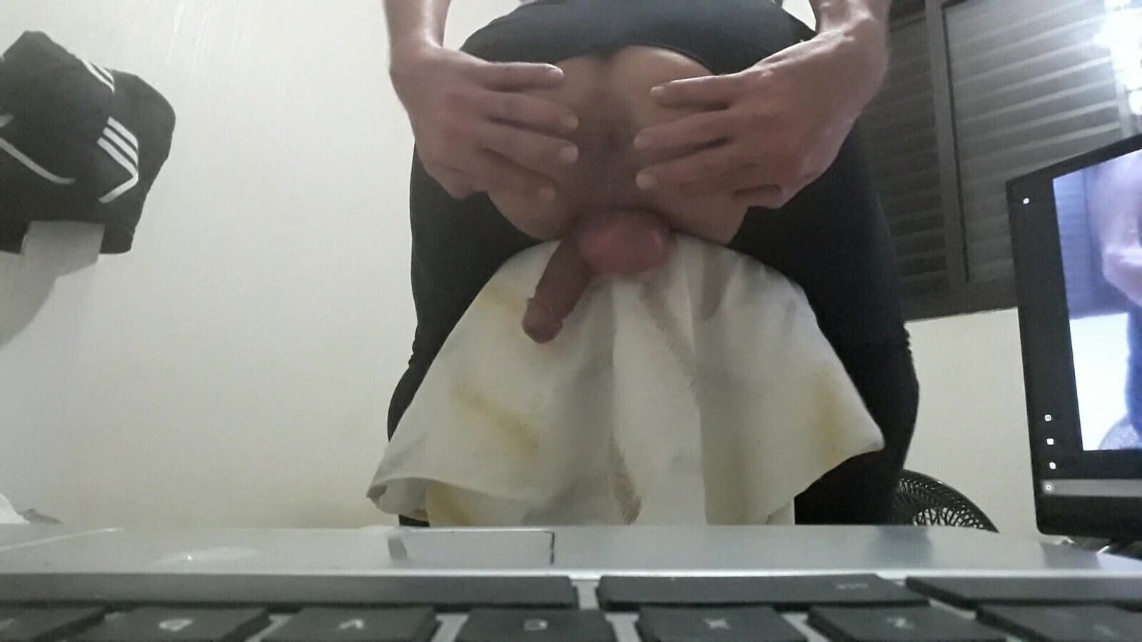 self fucking self creampie