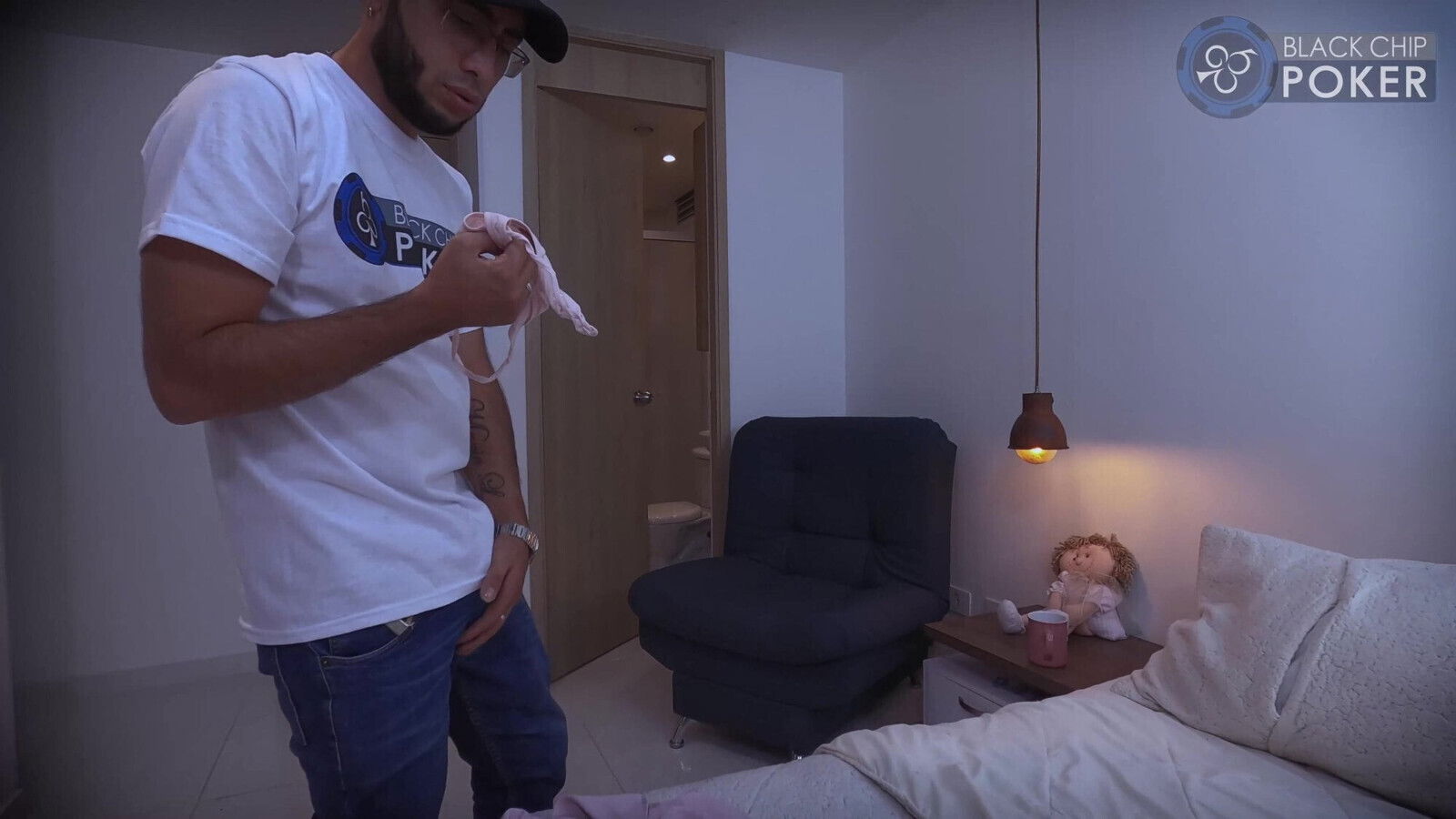 Black Chip Poker takes break fuck latina with bige