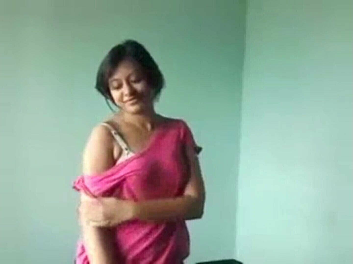 #INDIANAUNTY07 ALONE AUNTY MOOD