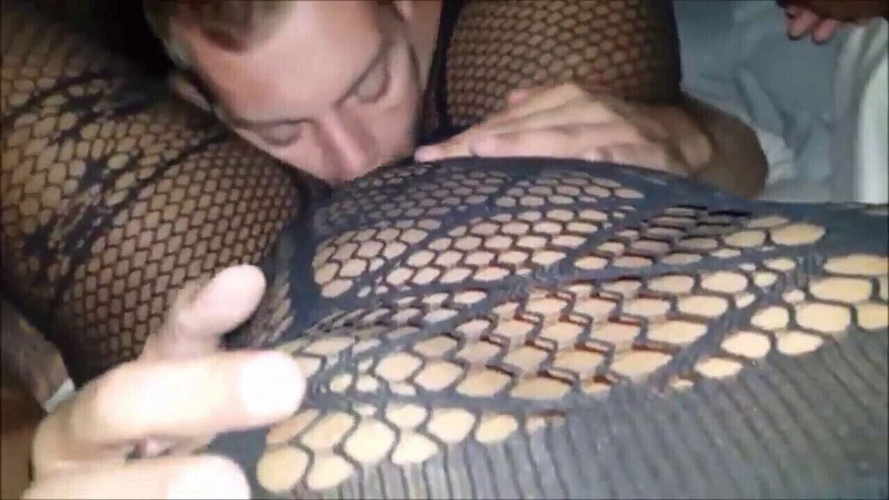 Making ebony pussy squirt muff