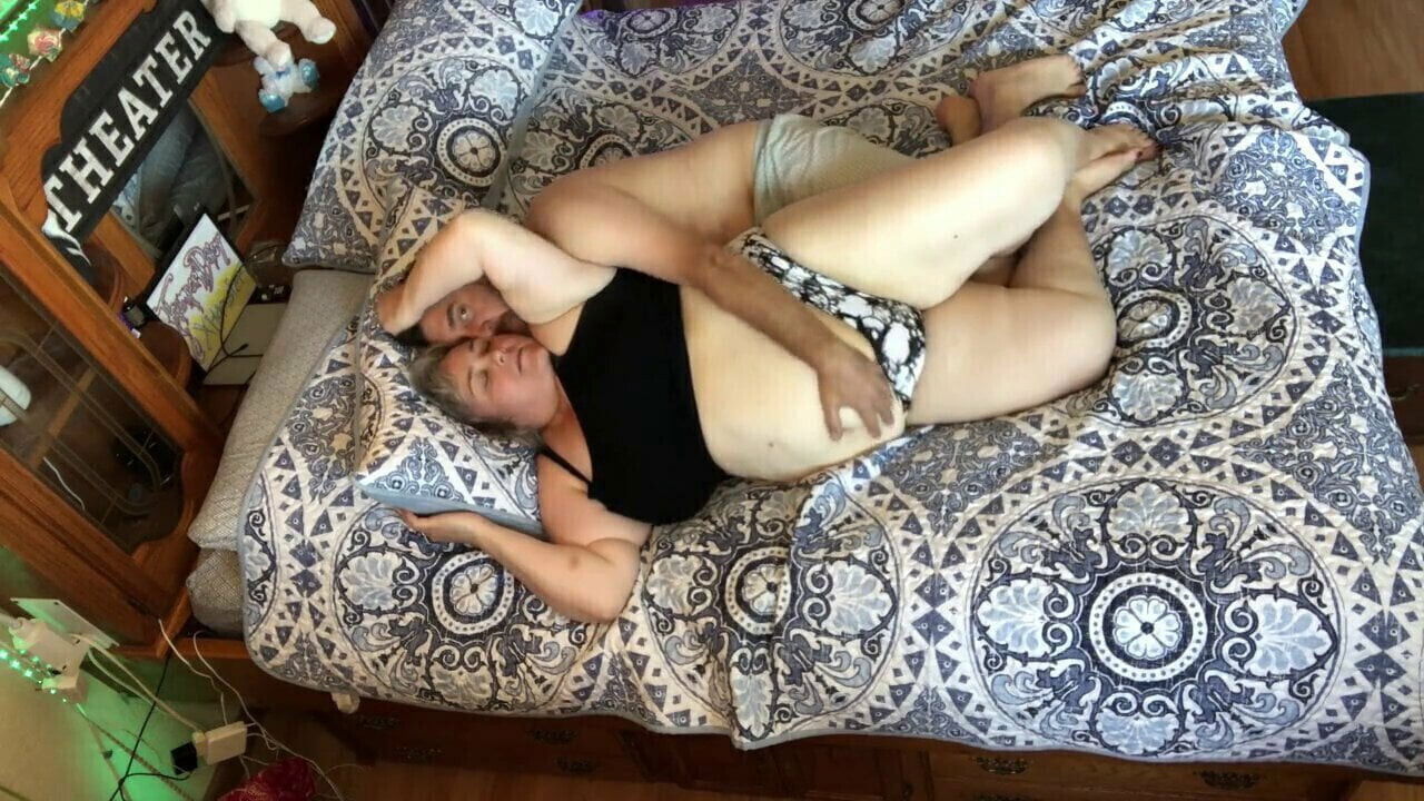 Real Couple Mature making out, oral PART