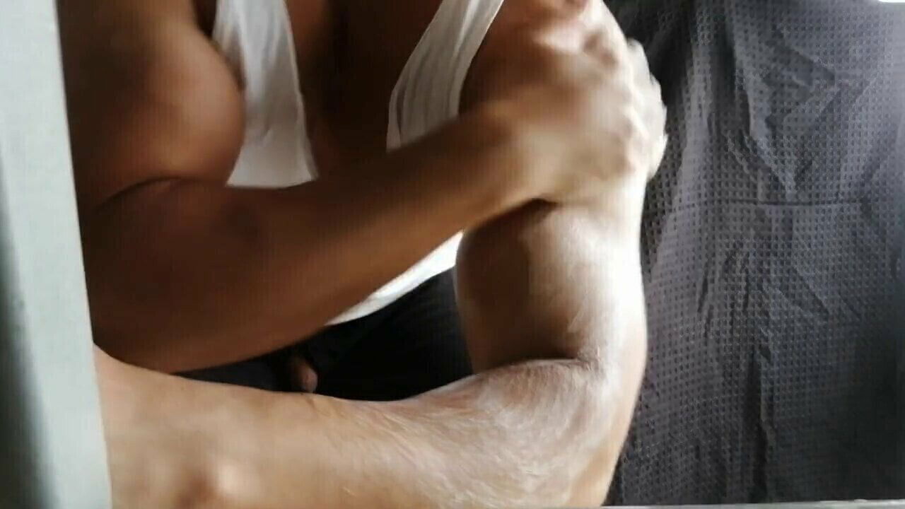 muscle worship, spread sperm