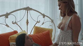 Lapdancing Cousin Athena Faris