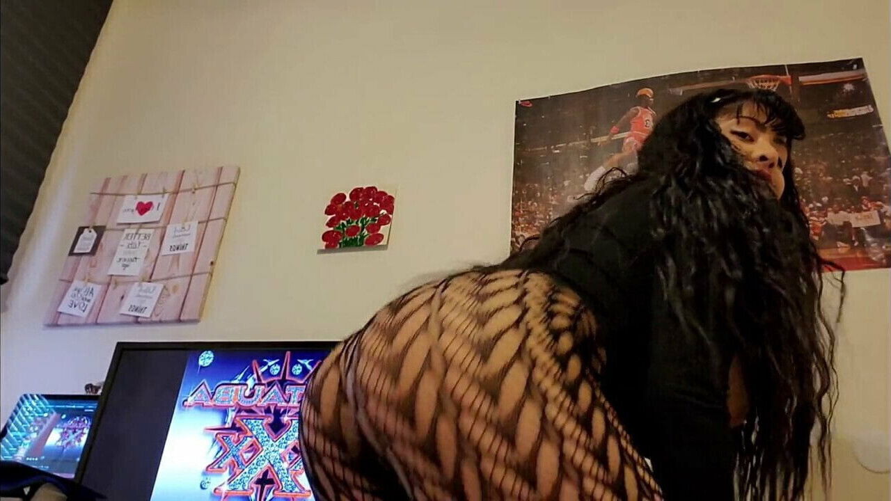 Sexy Latina Dancing Shaking Tights